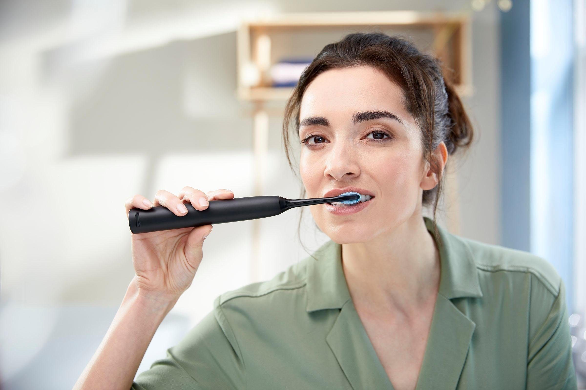 Philips Sonicare Elektrische Zahnbürste ExpertClean 7300 HX9601/02, Aufsteckbürsten: 2 St., mit Schalltechnologie