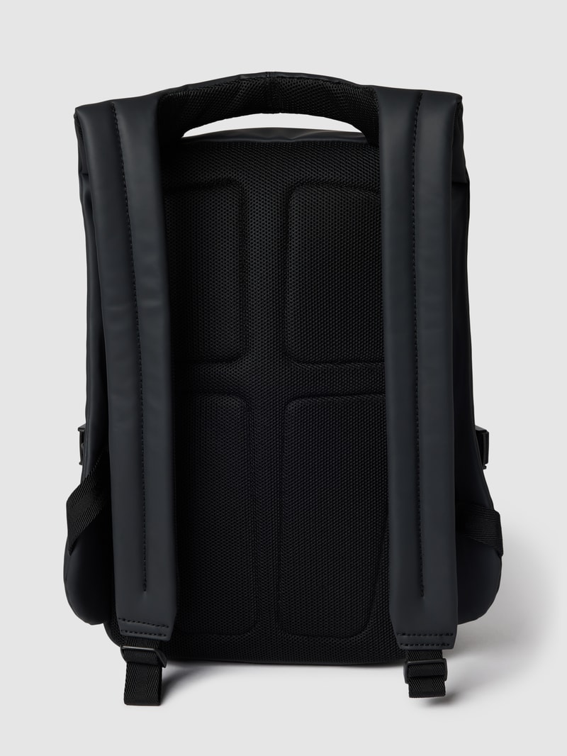 Rucksack mit Label-Patch Modell 'Advance Backpack' in schwarz