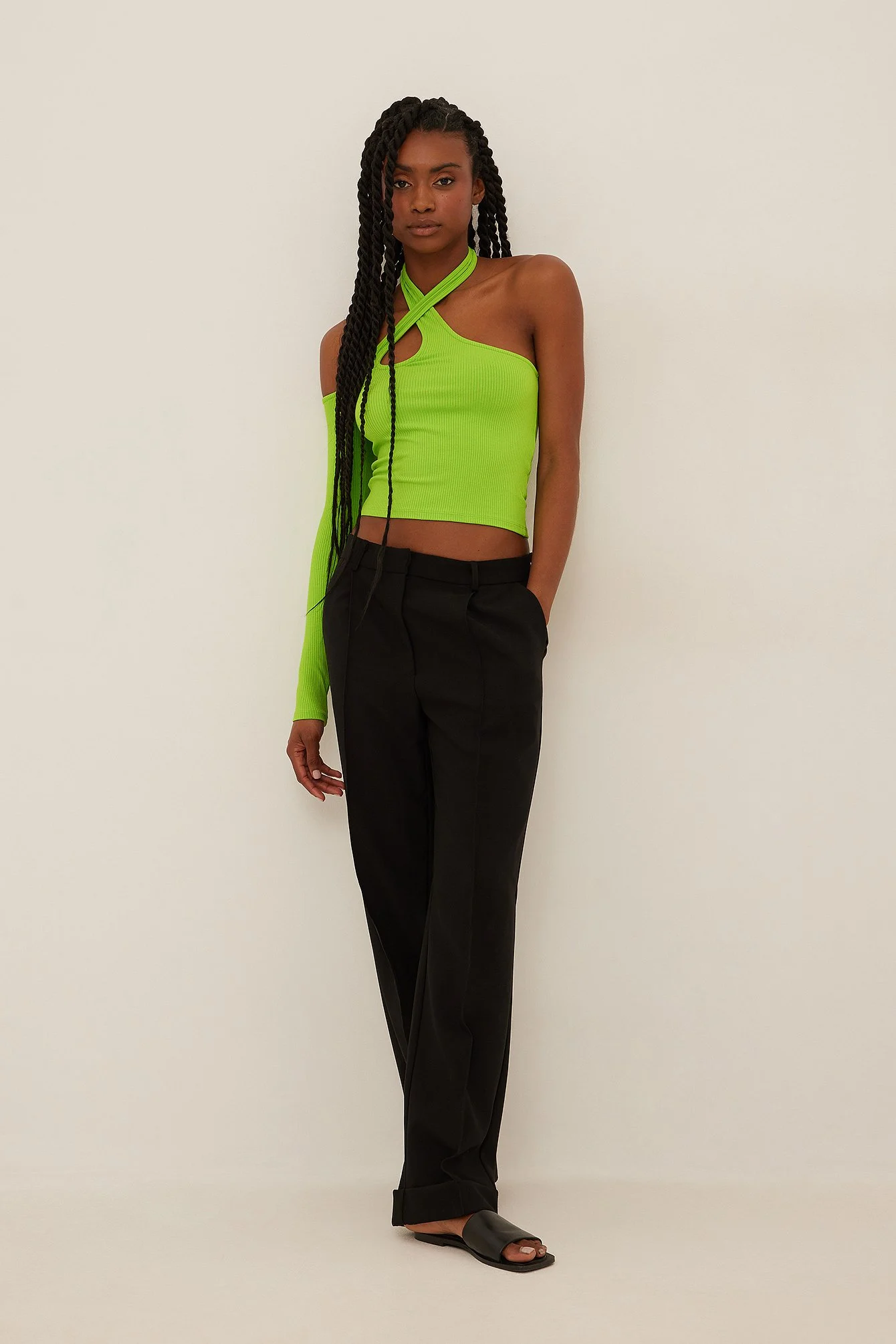 Asymmetrisch cut out Rippen-Top