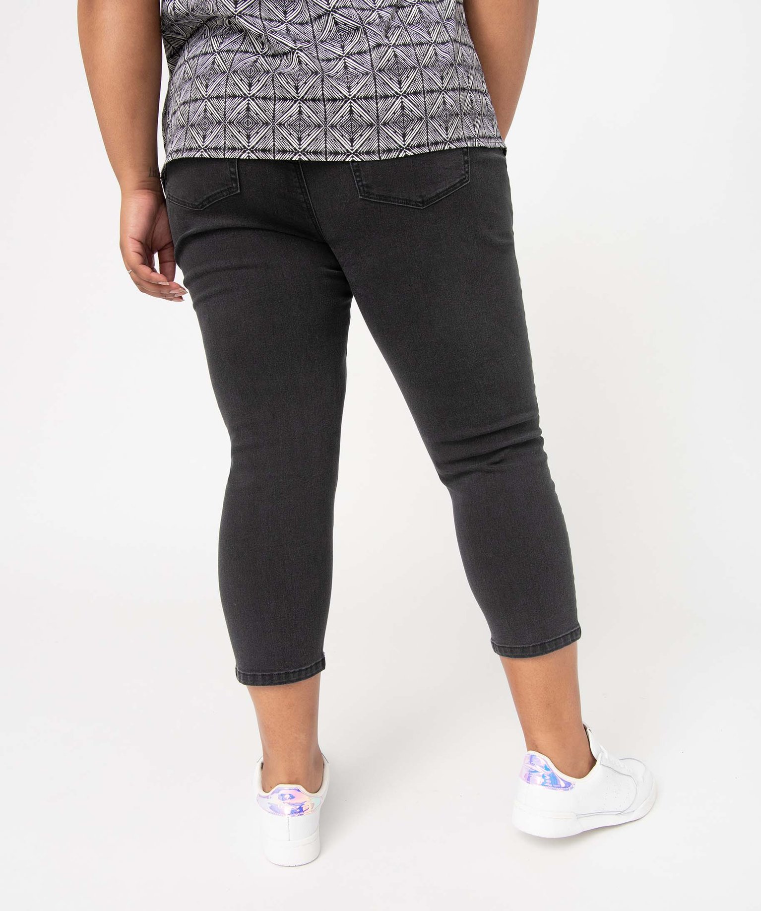 Pantacourt en jean femme grande taille en denim stretch noir | GEMO