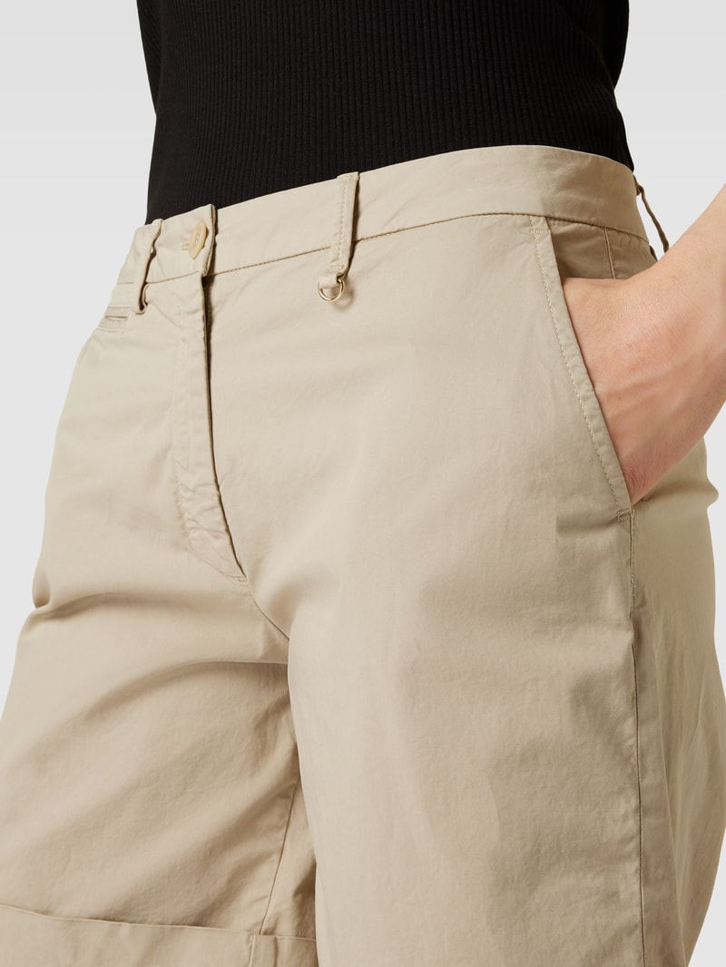 Straight Fit Bermuda mit Anhänger in metallic Modell 'JACQUELINE' in beige