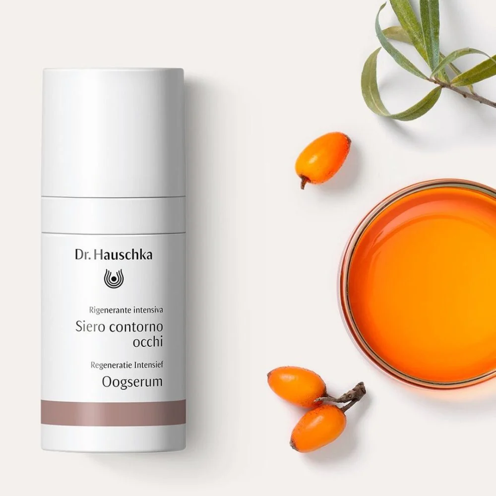 Sérum hidratante para el contorno de ojos con efecto regenerador facial.