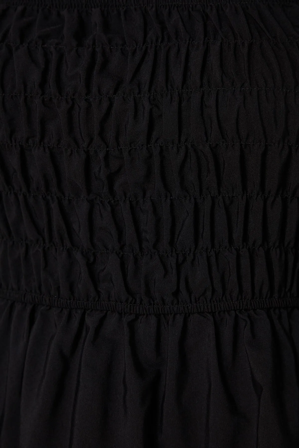 Trendyol Curve  Schwarze Gimped-Webbluse in Übergröße