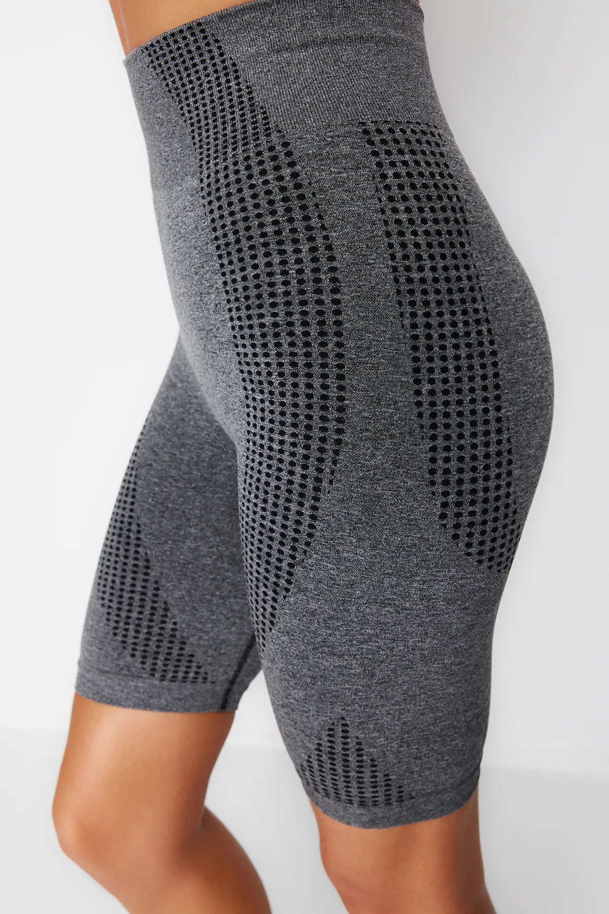Trendyol Collection  Anthrazit Melange Seamless/Nahtlose Sport Shorts/Kurze Leggings THMSS24TY00009