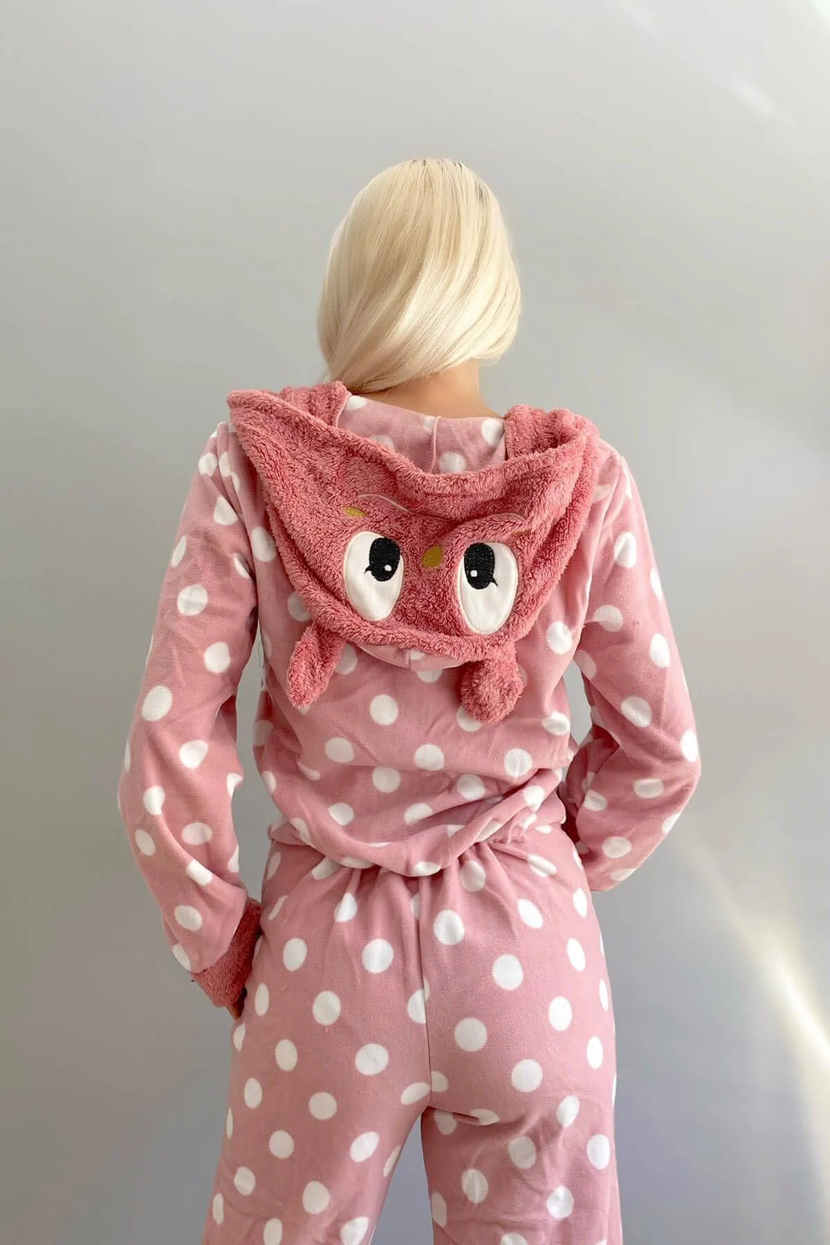 Pijamaevi  Rosa gepunktetes Damen-Pyjama-Set aus Fleece-Plüsch-Overall