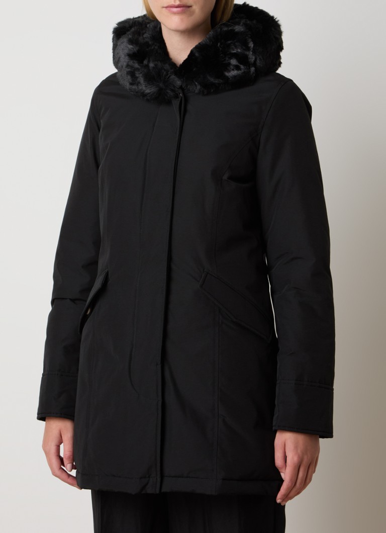Zateplená parka Woolrich Beaker s péřovou výplní a kapucí