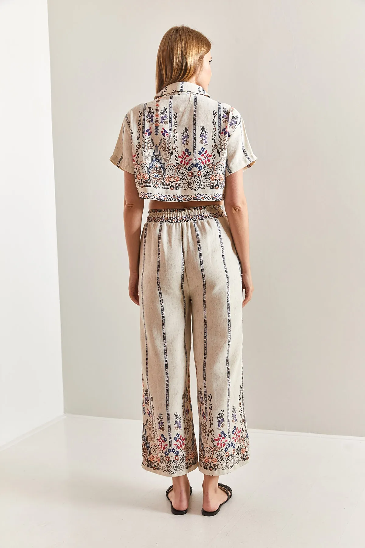 Bianco Lucci  Damen-Set mit kurzärmligen Ethno-Leinen-Crop-Hemdhosen