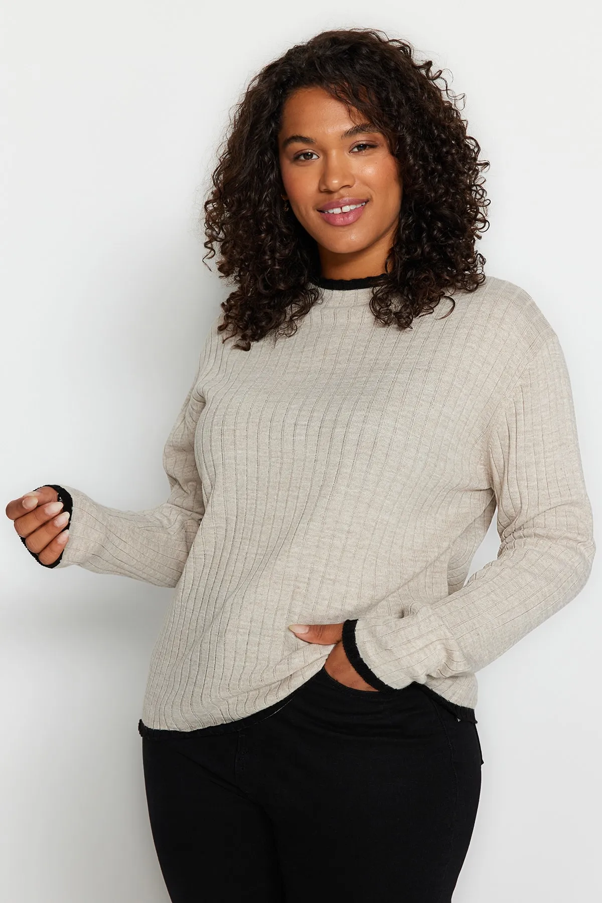 Trendyol Curve  Beige gestreifter, detaillierter Strickpullover