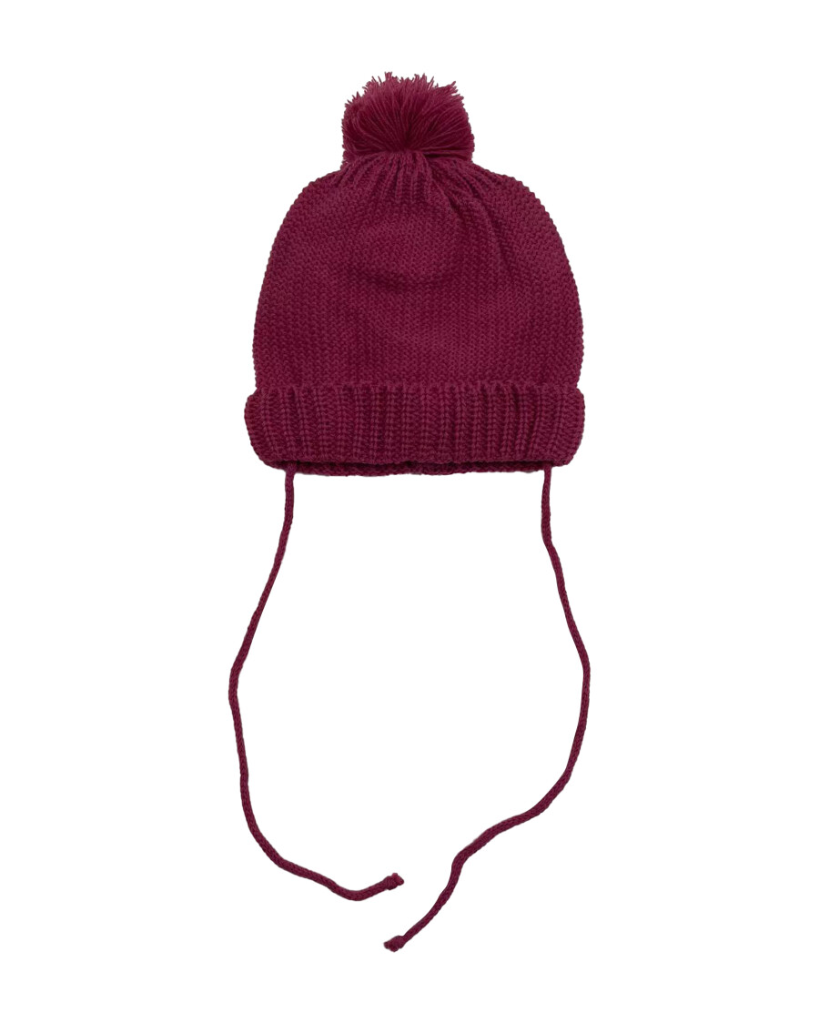 Strickmütze mit Bommel