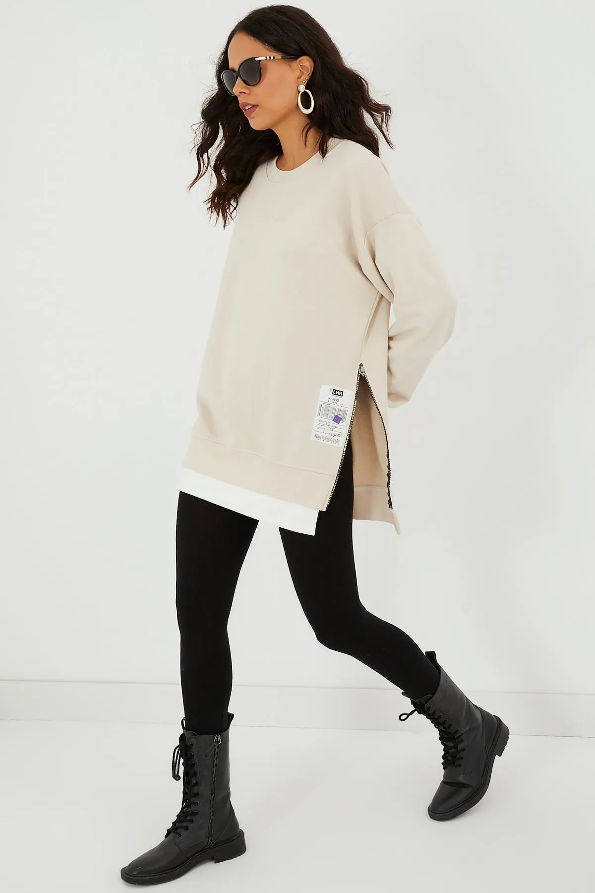 Cool & Sexy  Ecrufarbenes Oversize-Sweatshirt mit seitlichem Reißverschluss für Damen BK231095