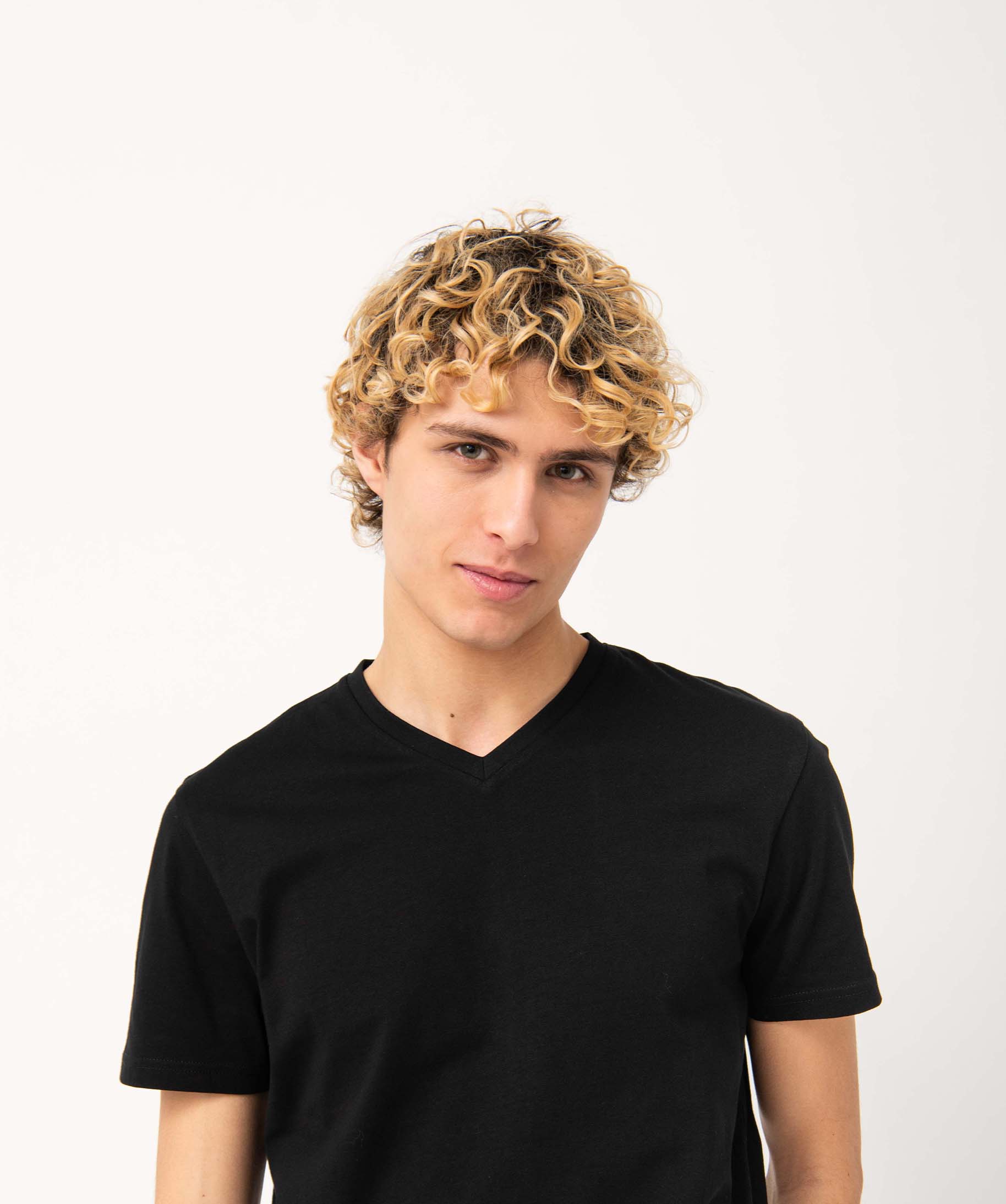 Tee-shirt homme à manches courtes et col V noir | GEMO