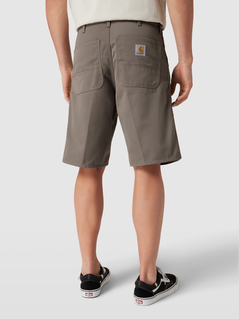 Bermudas mit französischen Eingrifftaschen in hellbraun
