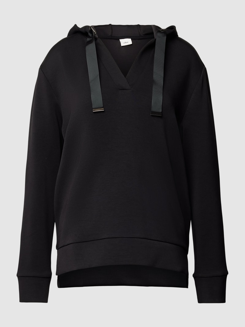 Hoodie mit V-Ausschnitt in schwarz
