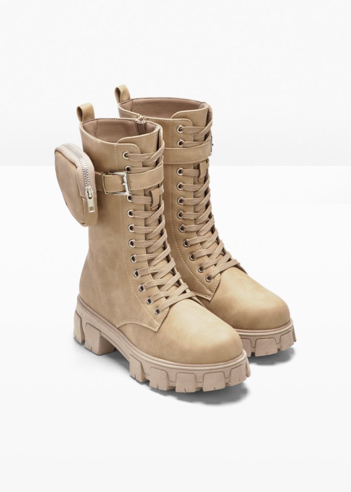 Schnürstiefel