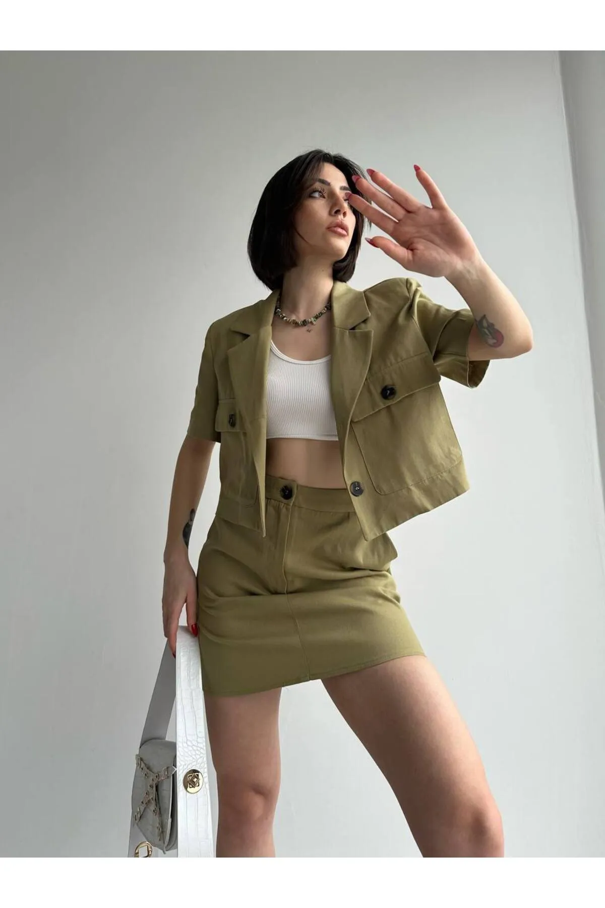 Laluvia  Khakifarbenes Rock-Jacken-Doppelset aus 100 % Baumwollgabardine