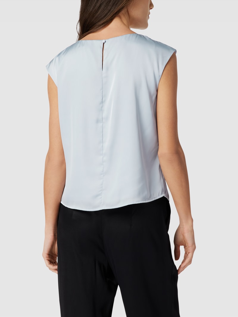 Bluse mit gelegten Falten in hellblau