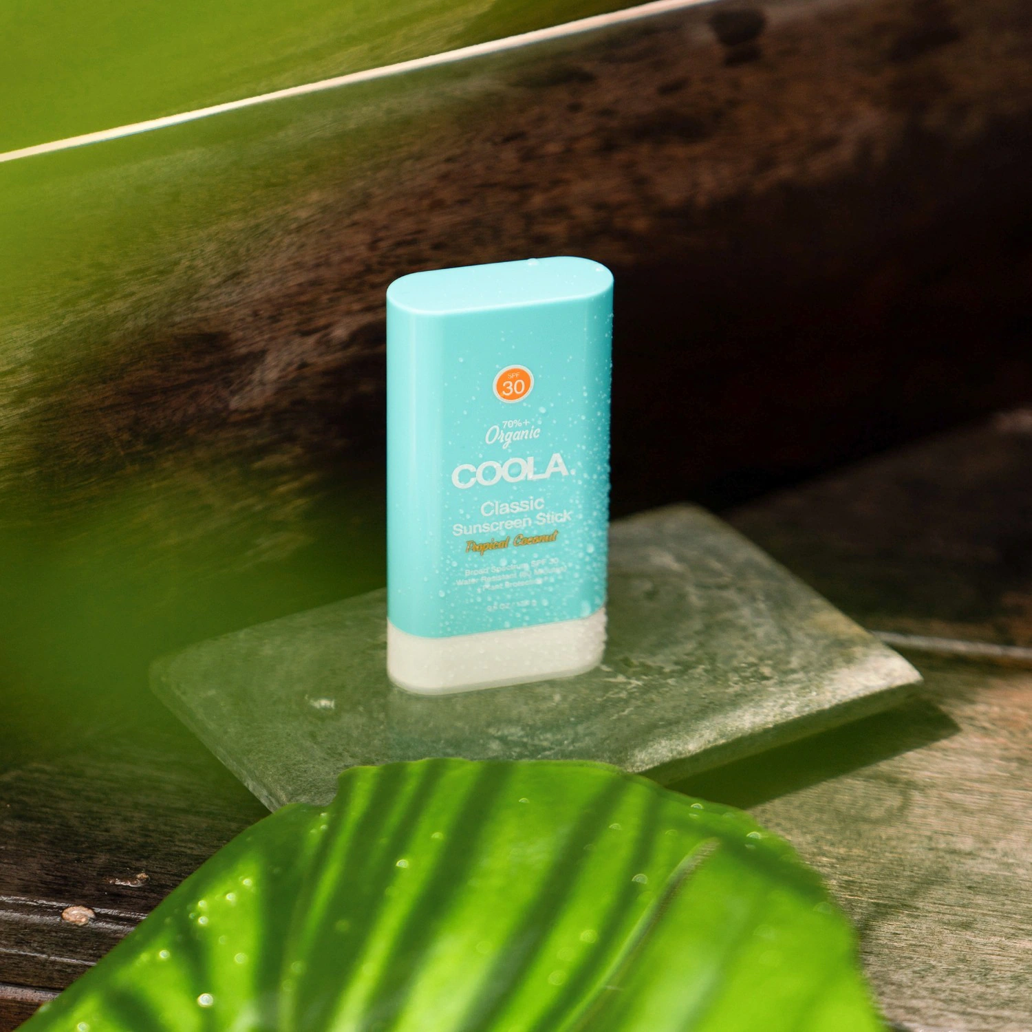 Coola Tropical Coconut krema za sunčanje u stiku za lice SPF 30