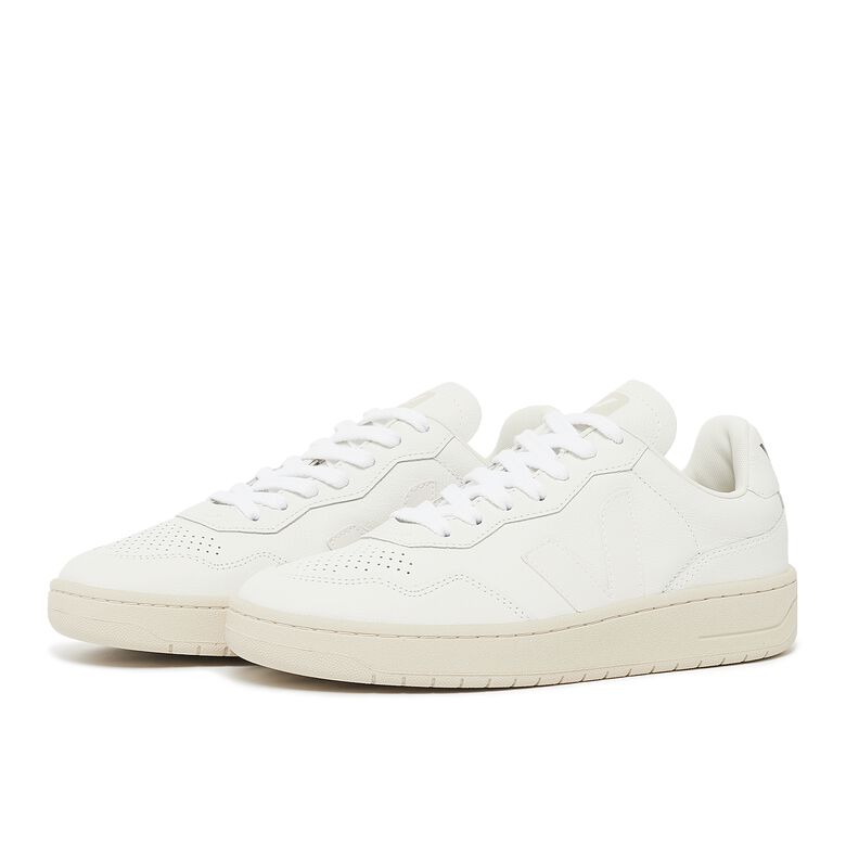 Veja V-90 Leather extra white
