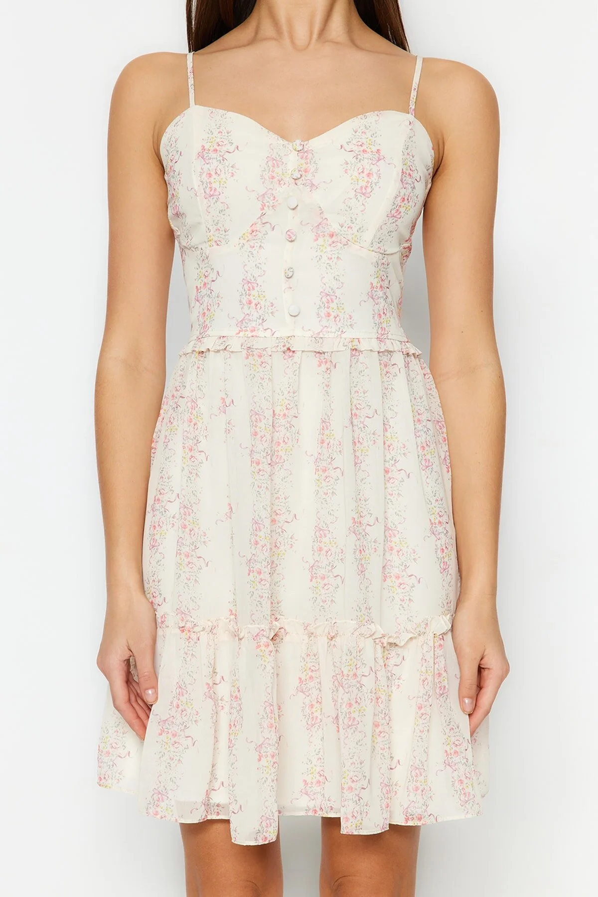 Trendyol Collection  Ecrufarbenes, gefüttertes Mini-Webkleid mit V-Ausschnitt und Gürtelöffnung TWOSS23EL01782