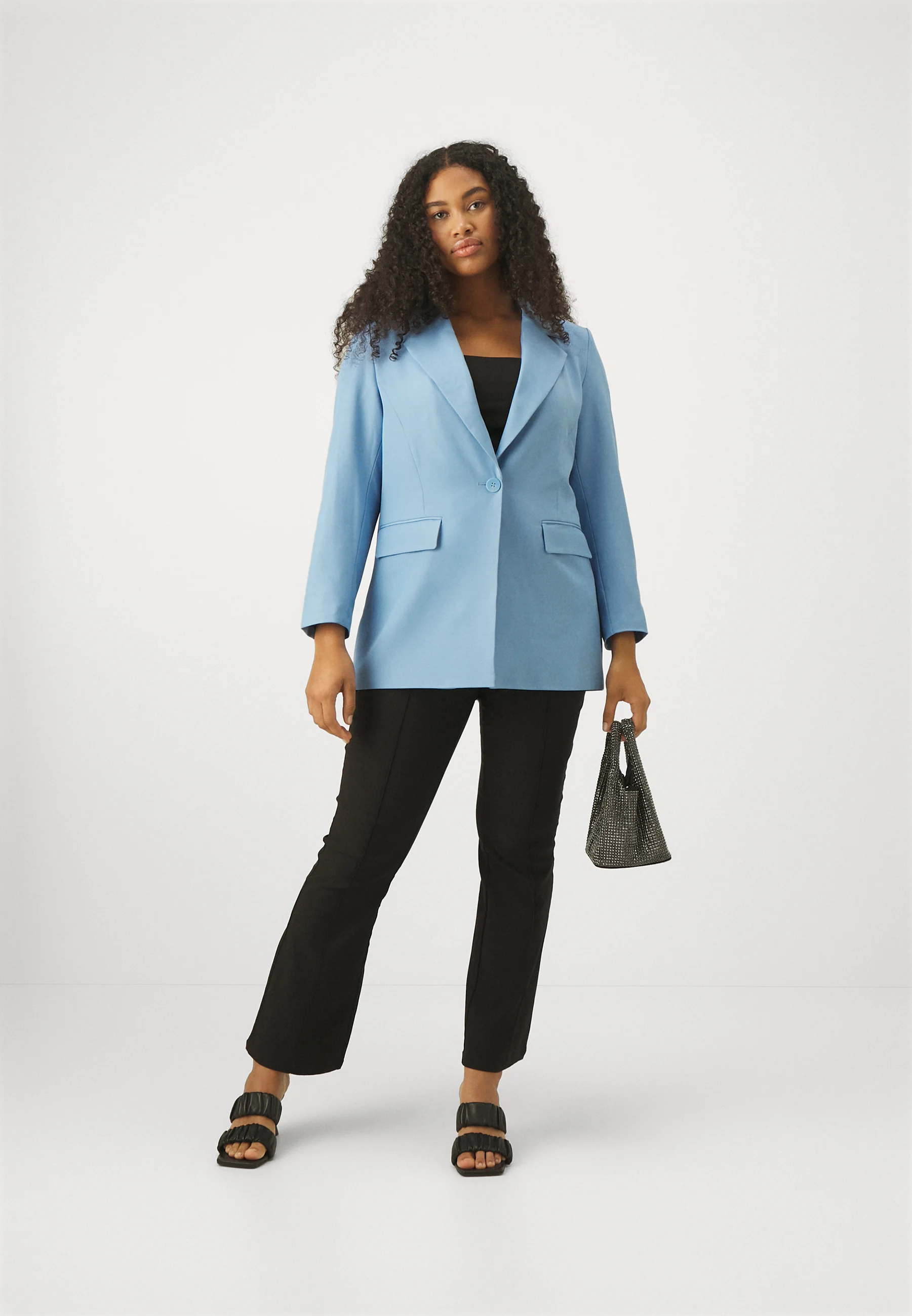 ONLY Carmakoma CARNEWTHEA BLAZER - Abrigo corto