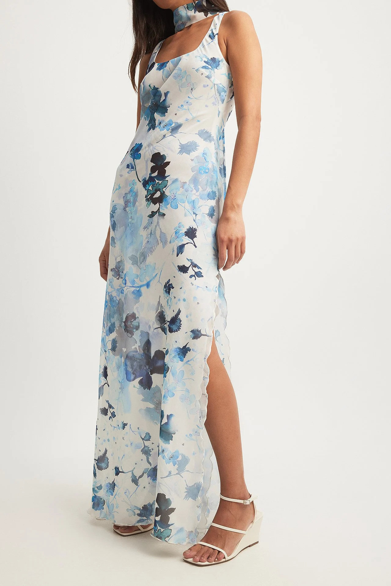 Maxikleid mit Babylock-Saum