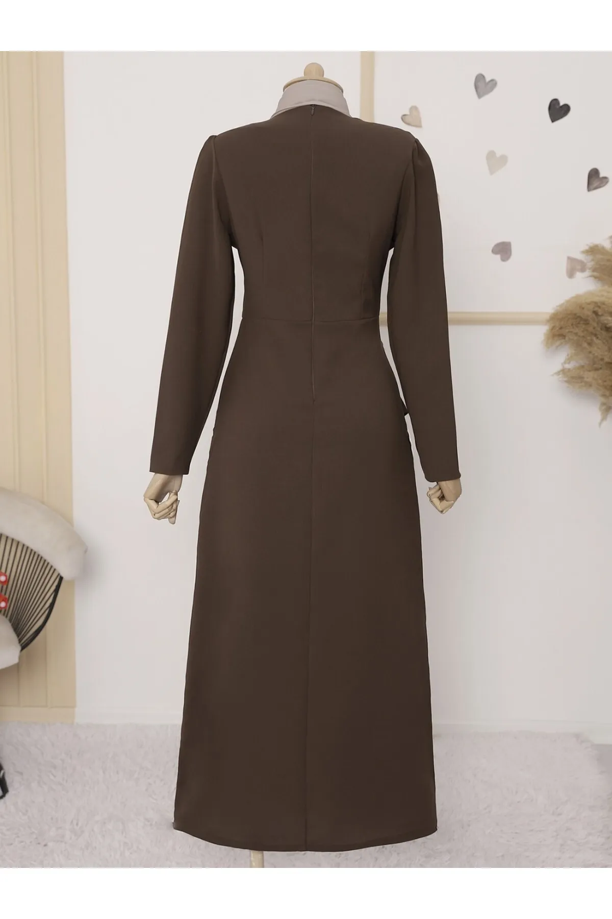 Modamorfo  Asymmetrisches Kreppkleid mit Aller-Front und Rock