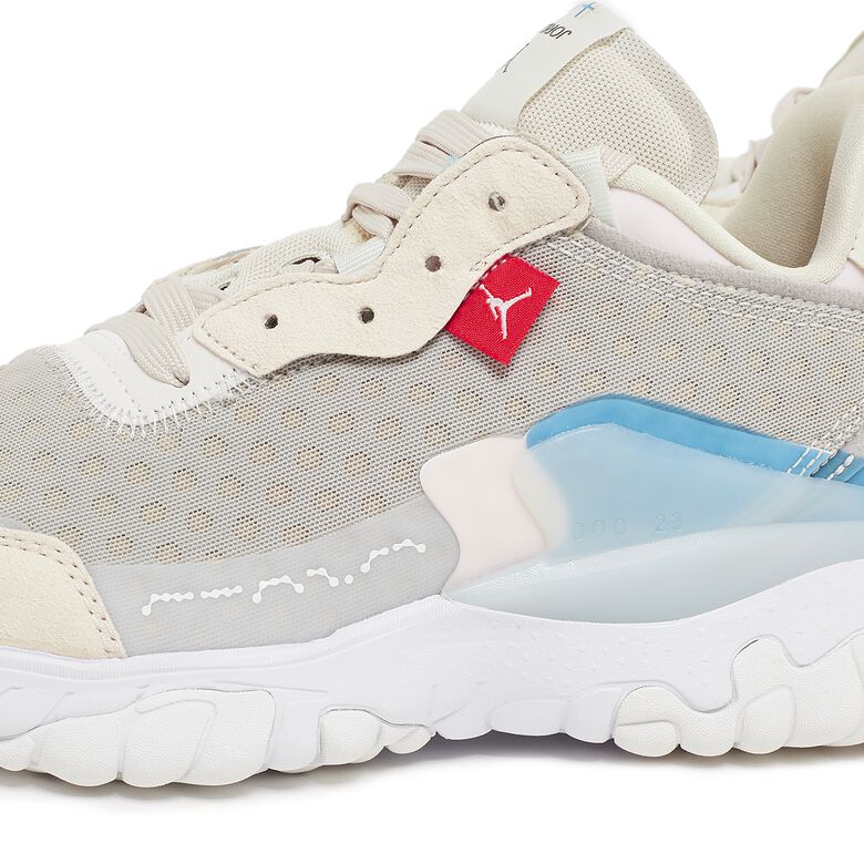 JORDAN Wmns Jordan Delta 2 SE lt orewood brn/summit wht-atmosphere
