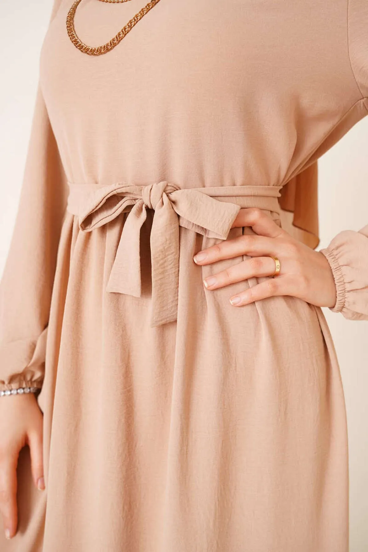 VOLT CLOTHİNG  Ayrobin-Kleid für Damen mit gerafftem Detail am Kragen