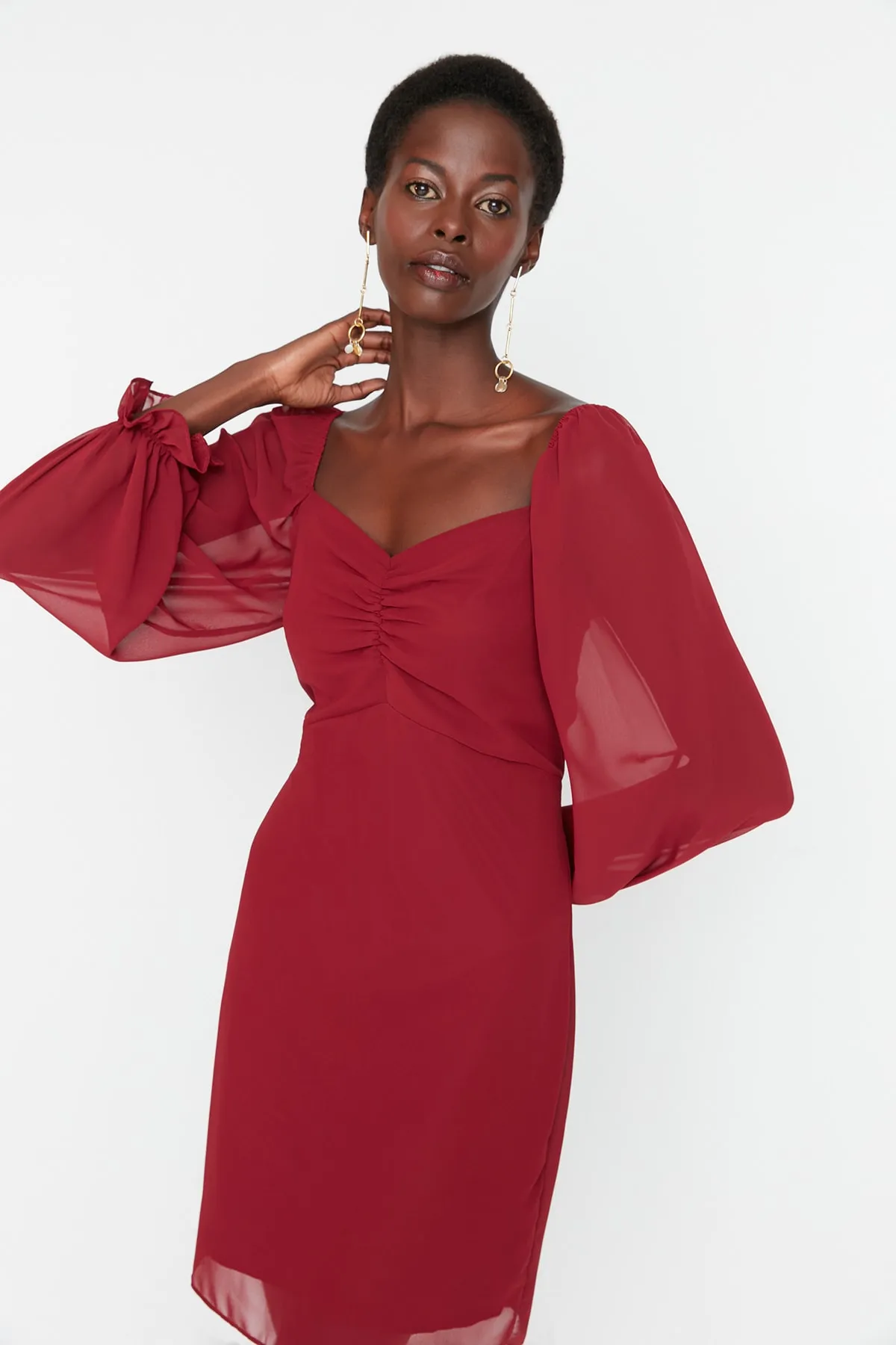 Trendyol Collection  Burgunderfarbenes Webkleid mit herzförmigem Kragen TWOAW23EL01085