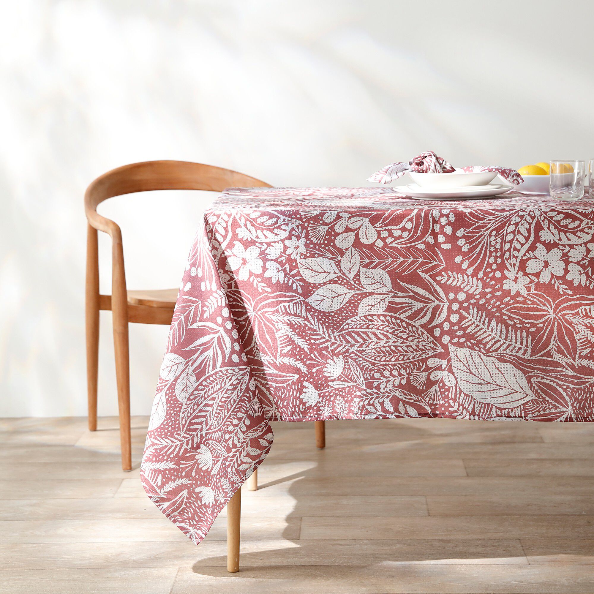Nappe anti-taches motif floral