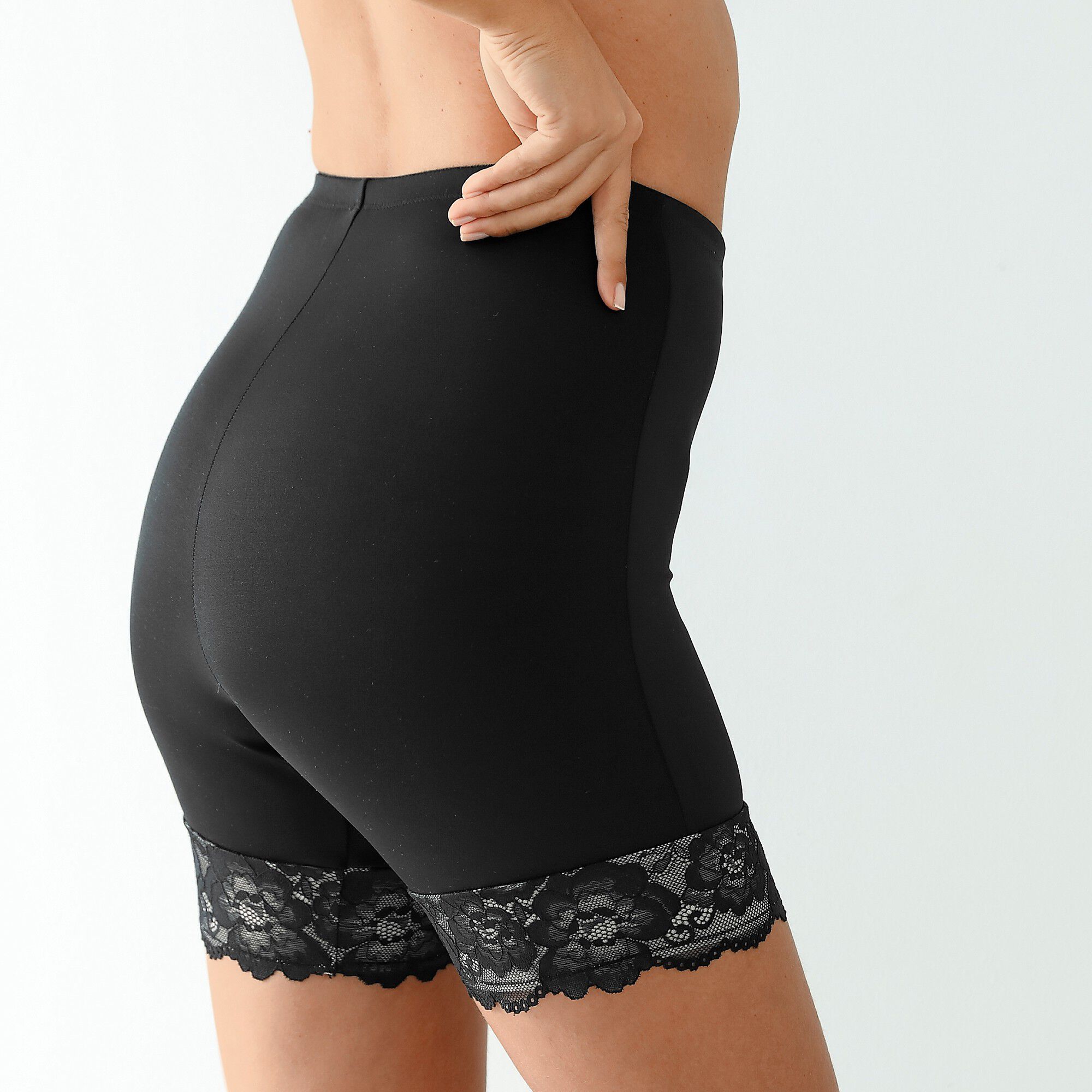 Panty microfibre et dentelle