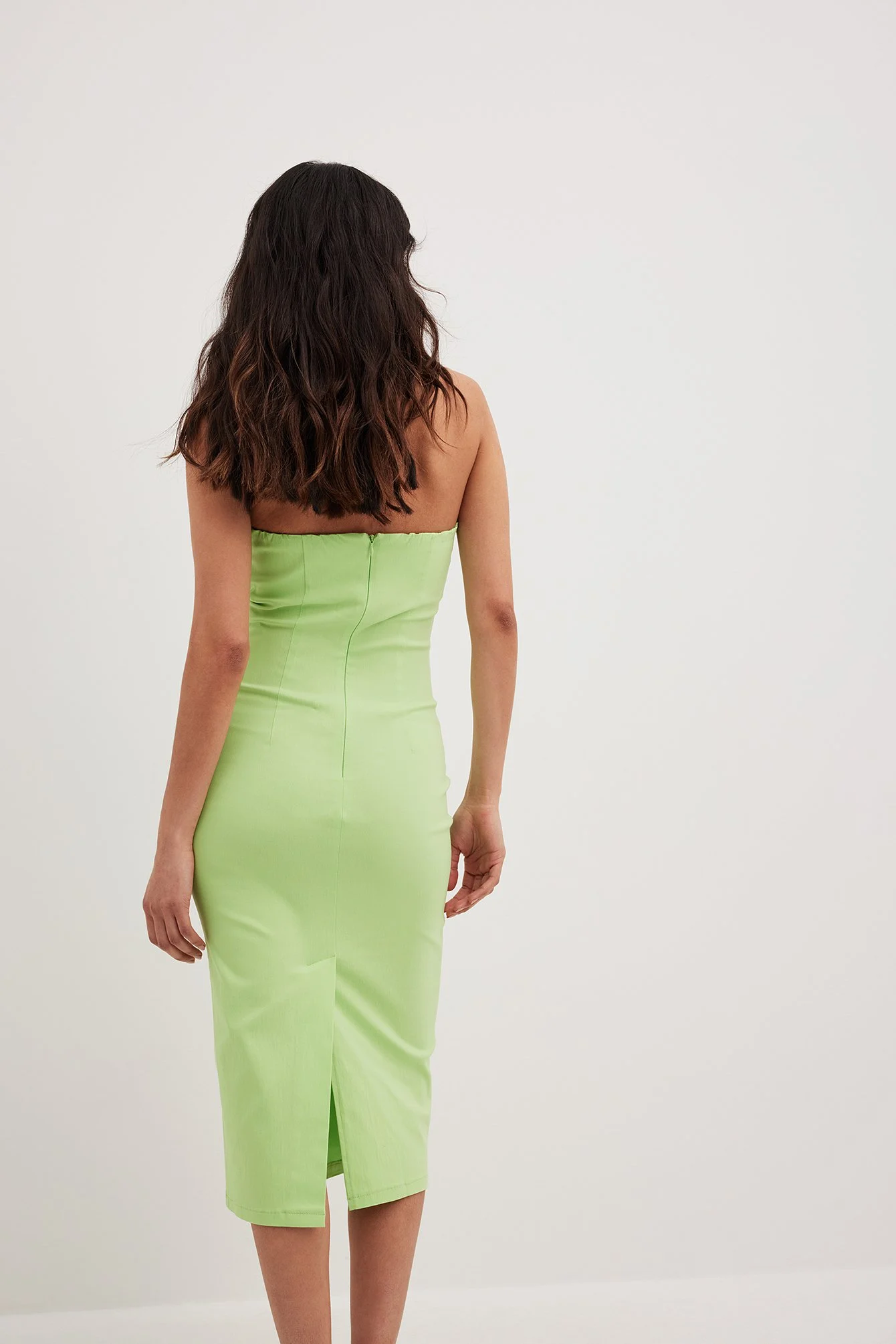 Minikleid mit Körbchen-Detail