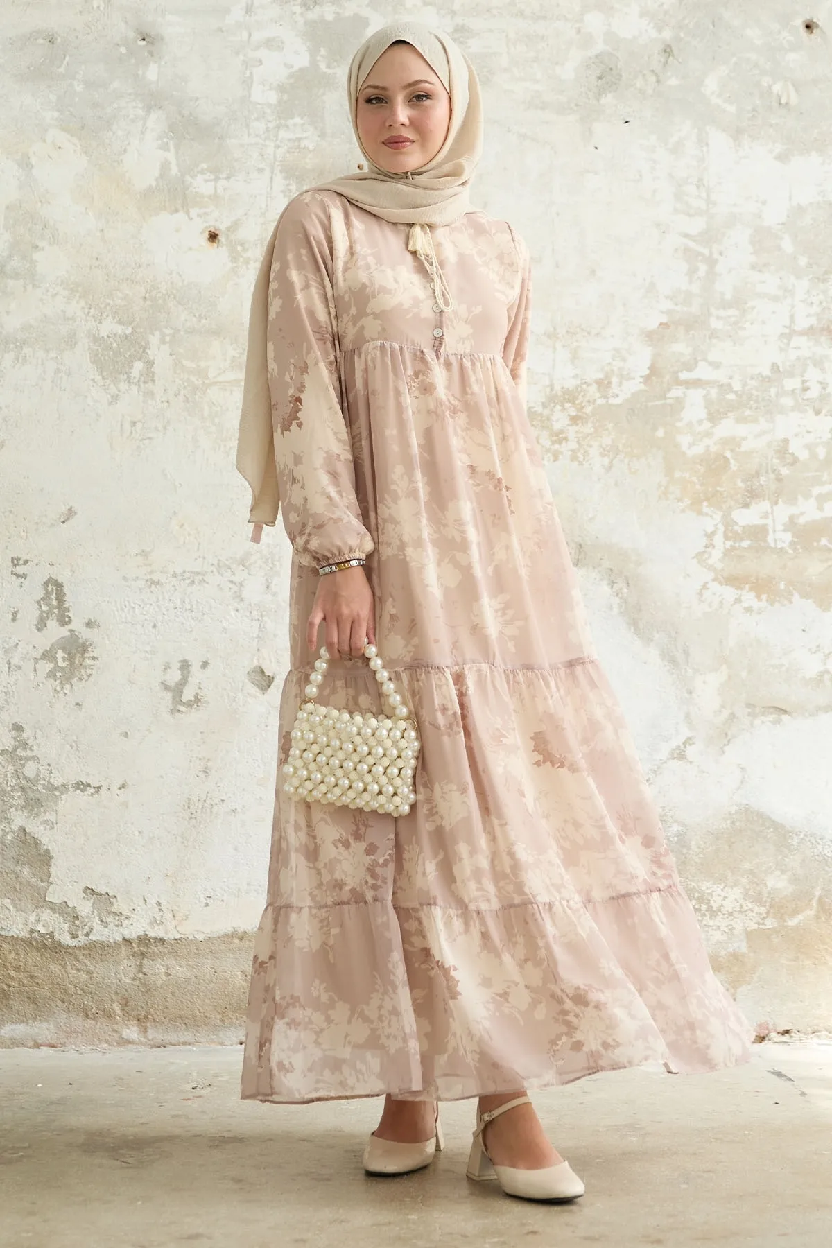 InStyle  Beiges Chiffonkleid mit Blattmuster und Quasten auf der Vorderseite
