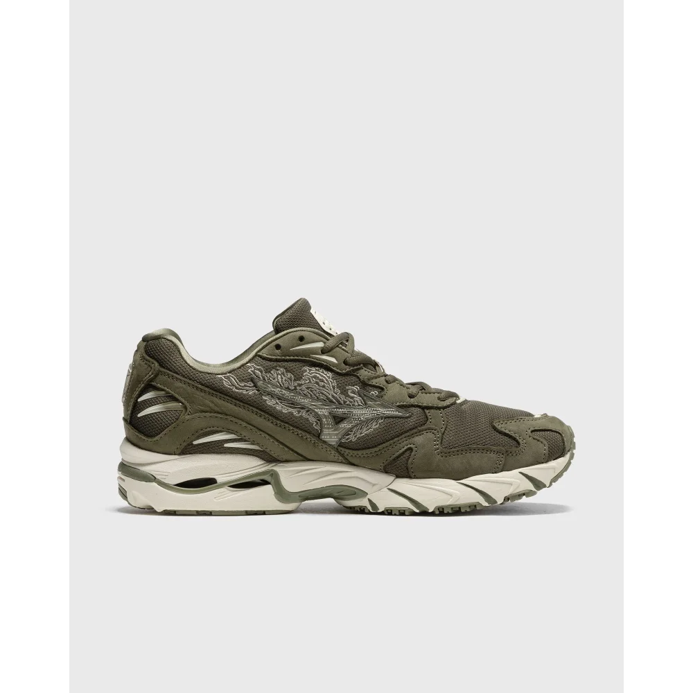 Mizuno x Maharishi Wave Rider 10 D1GD222501 / grün