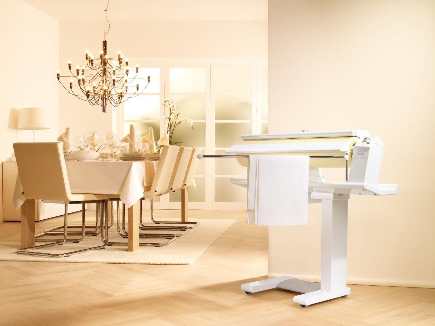 Miele Bügelmaschine B 990, 3100 W, Walzenbügler