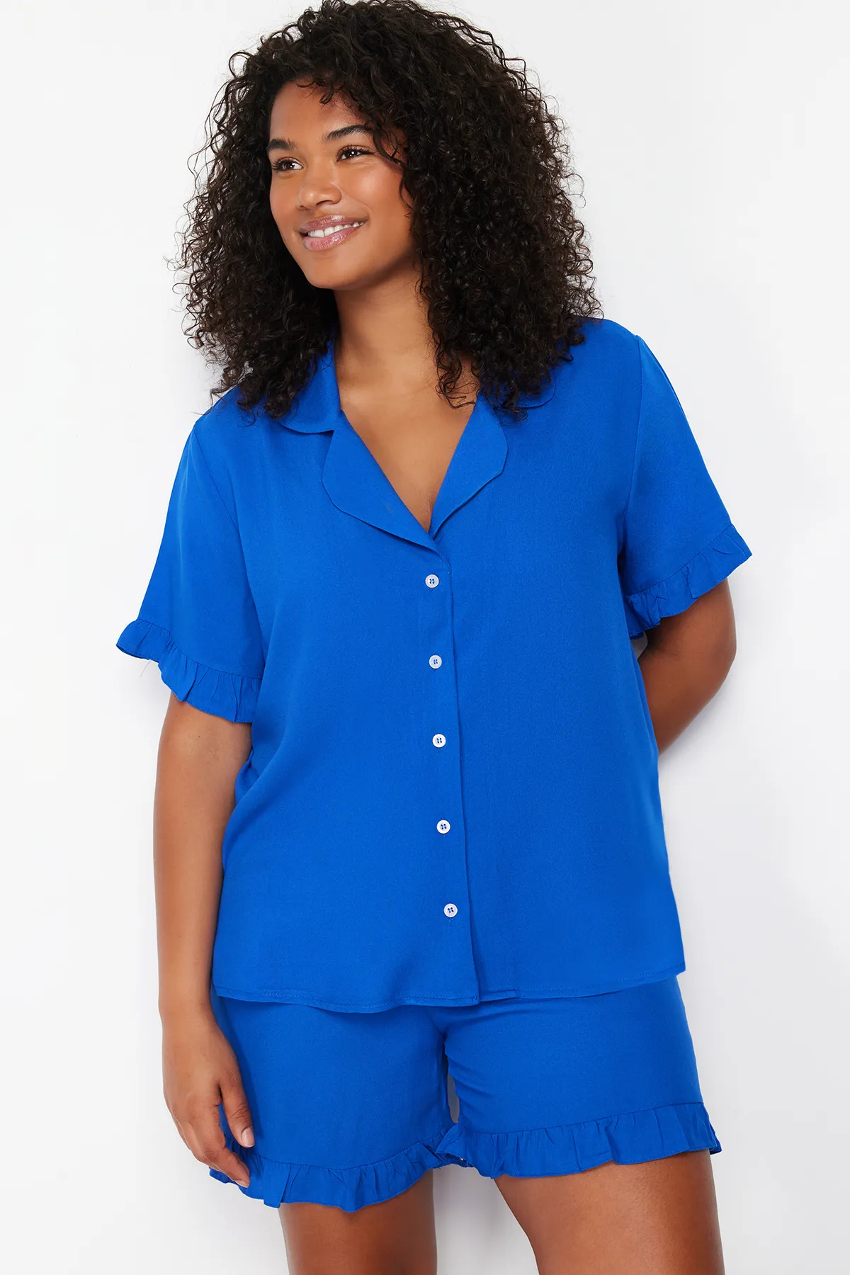 Trendyol Curve  Saks-Hemdkragen-Pyjama-Set aus Webstoff TBBSS24AI00006