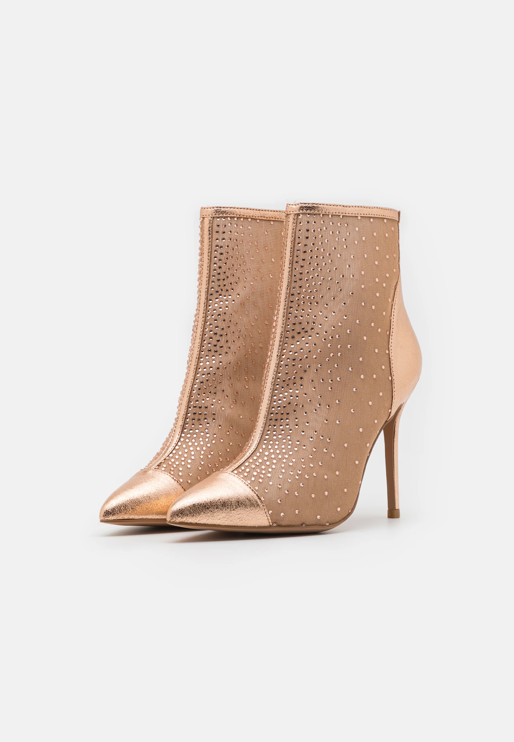 Botines de tacón par e impar