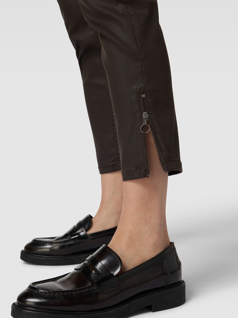 Slim Fit Stoffhose in verkürzter Passform in dunkelbraun