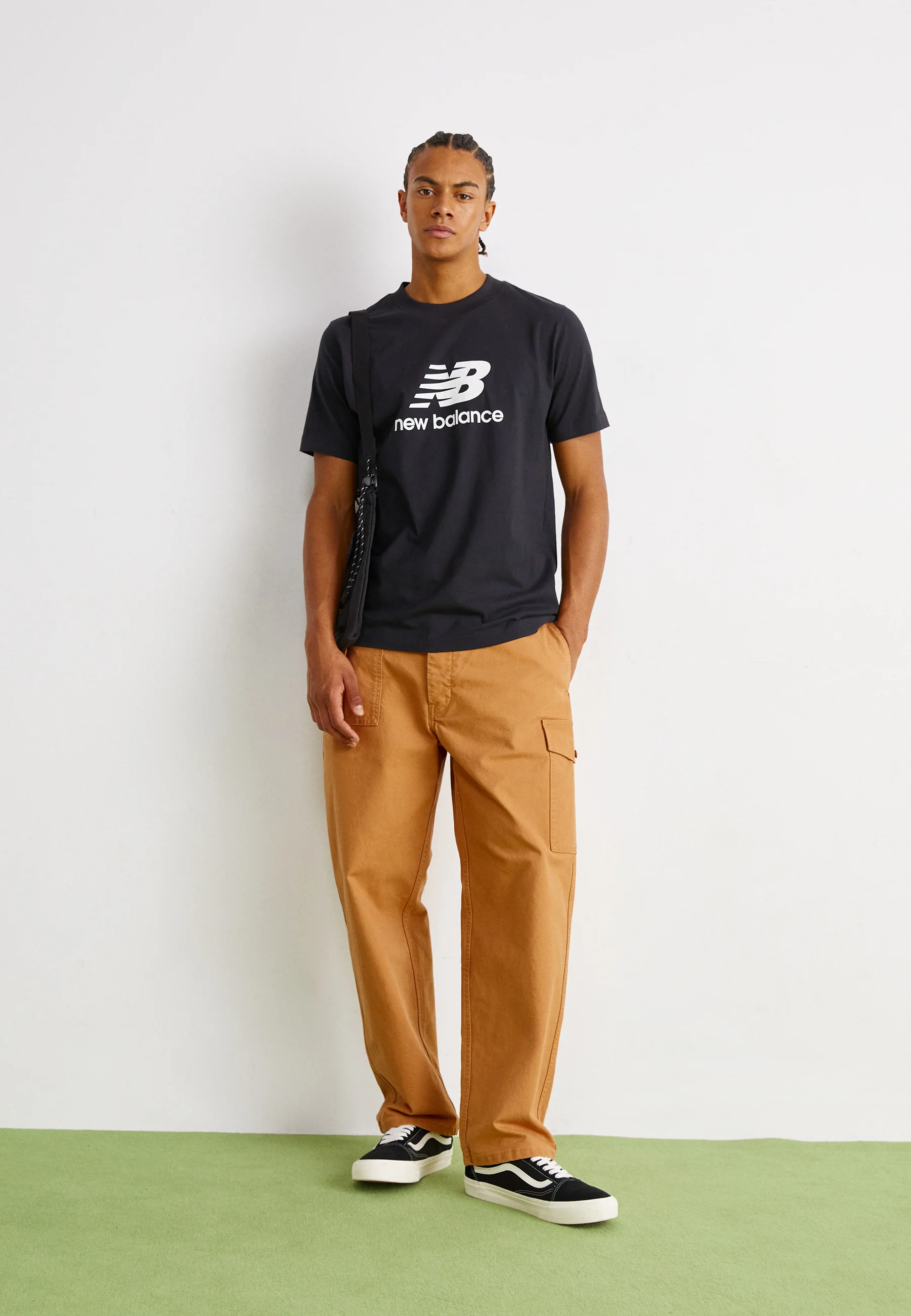 New Balance ESSENTIALS STACKED LOGO - Camiseta con estampado