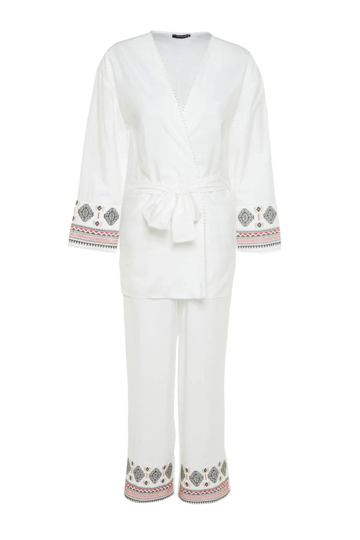 Trendyol Modest  Ecrufarbenes, gewebtes Tunika-Hosen-Set mit Gürtel und ethnischem Muster TCTSS23US00042