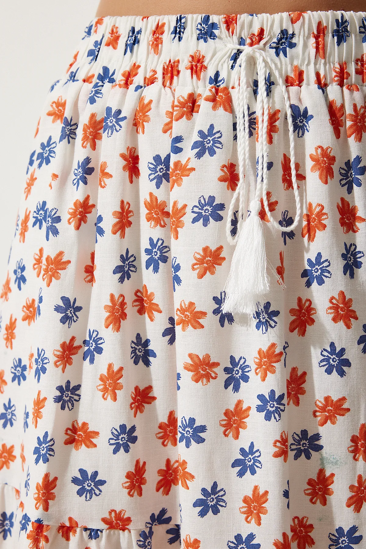 Happiness İstanbul  Ecru-orangefarbener Sommer-Leinenrock mit Blumenmuster und Volants für Damen RG00016