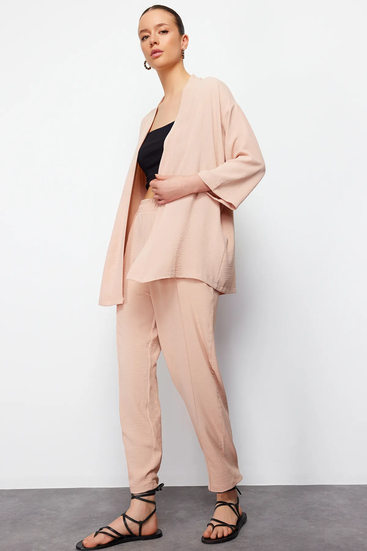 Trendyol Collection  Steingewebtes Kimono-Hosen-Bottom-Top-Set TWOSS24AU00037