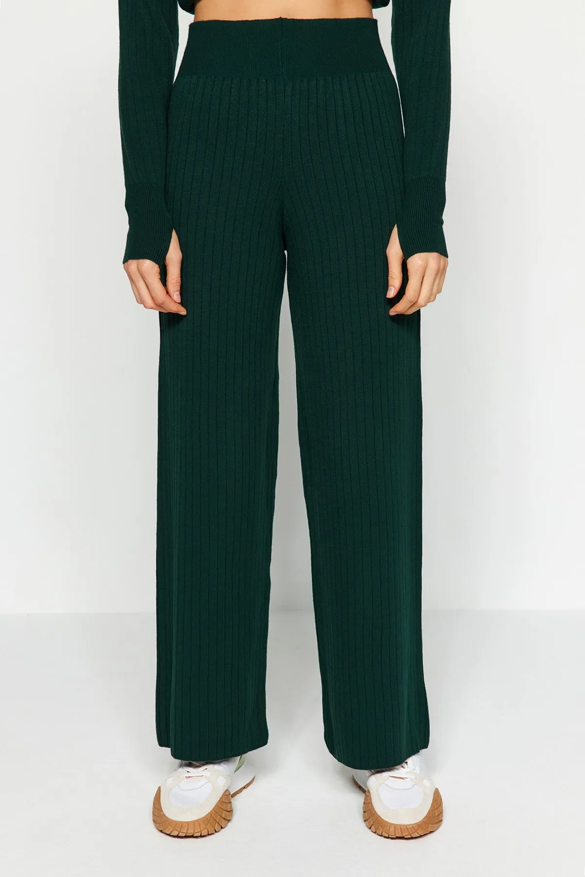 Trendyol Collection  Smaragdgrünes, kurzes Strickoberteil und -unterteil-Set TWOAW24AU00033