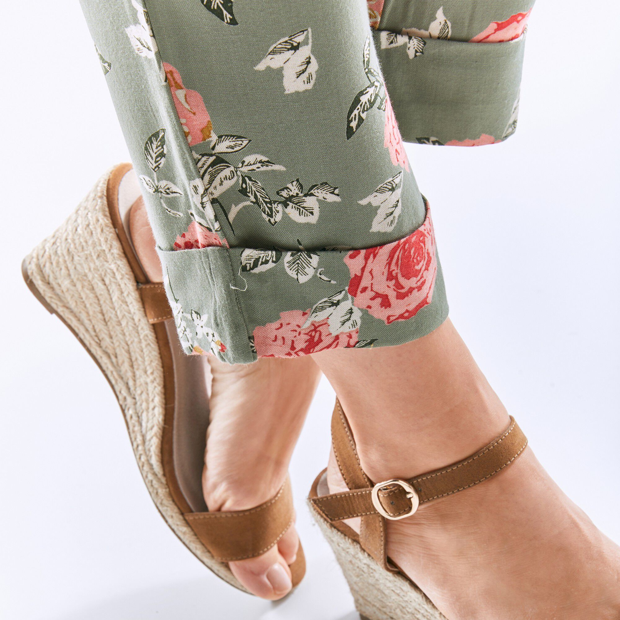 Pantalon 7/8ème fuselée imprimé fleuri