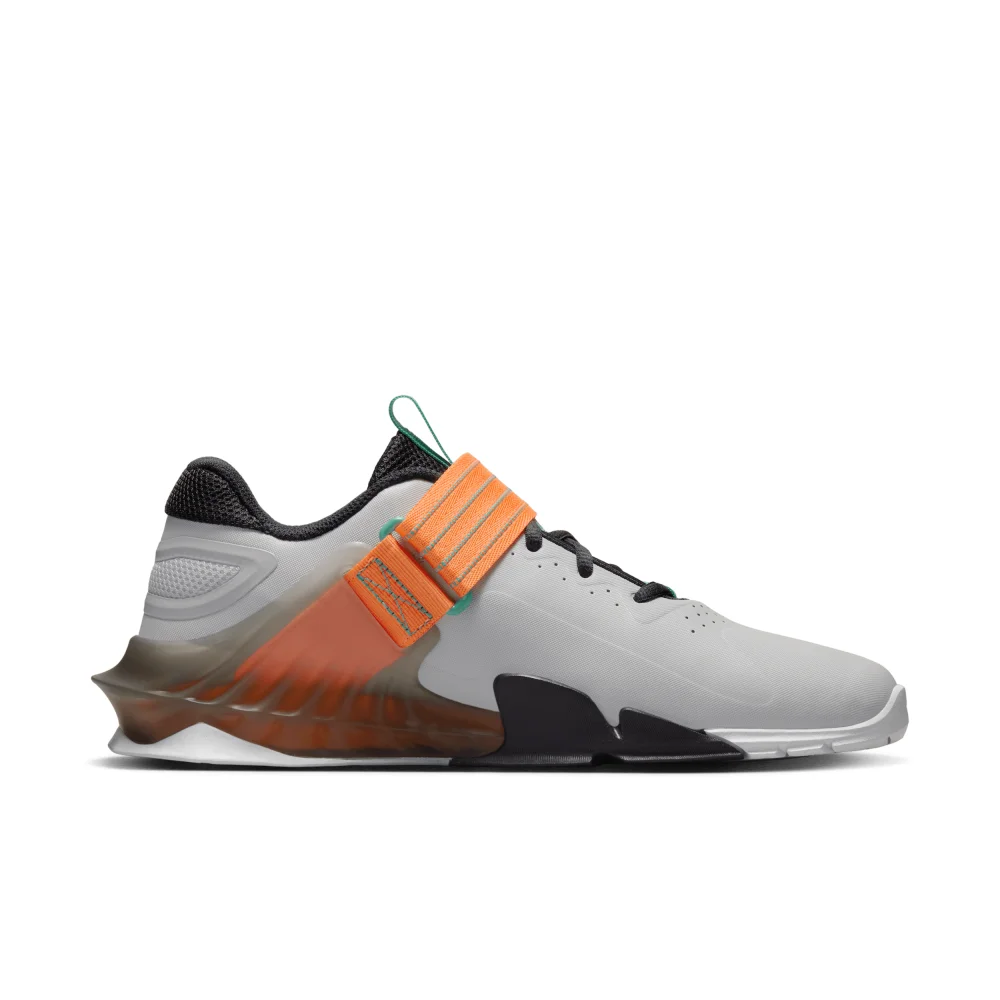 Nike Savaleos cv5708-083 / grau
