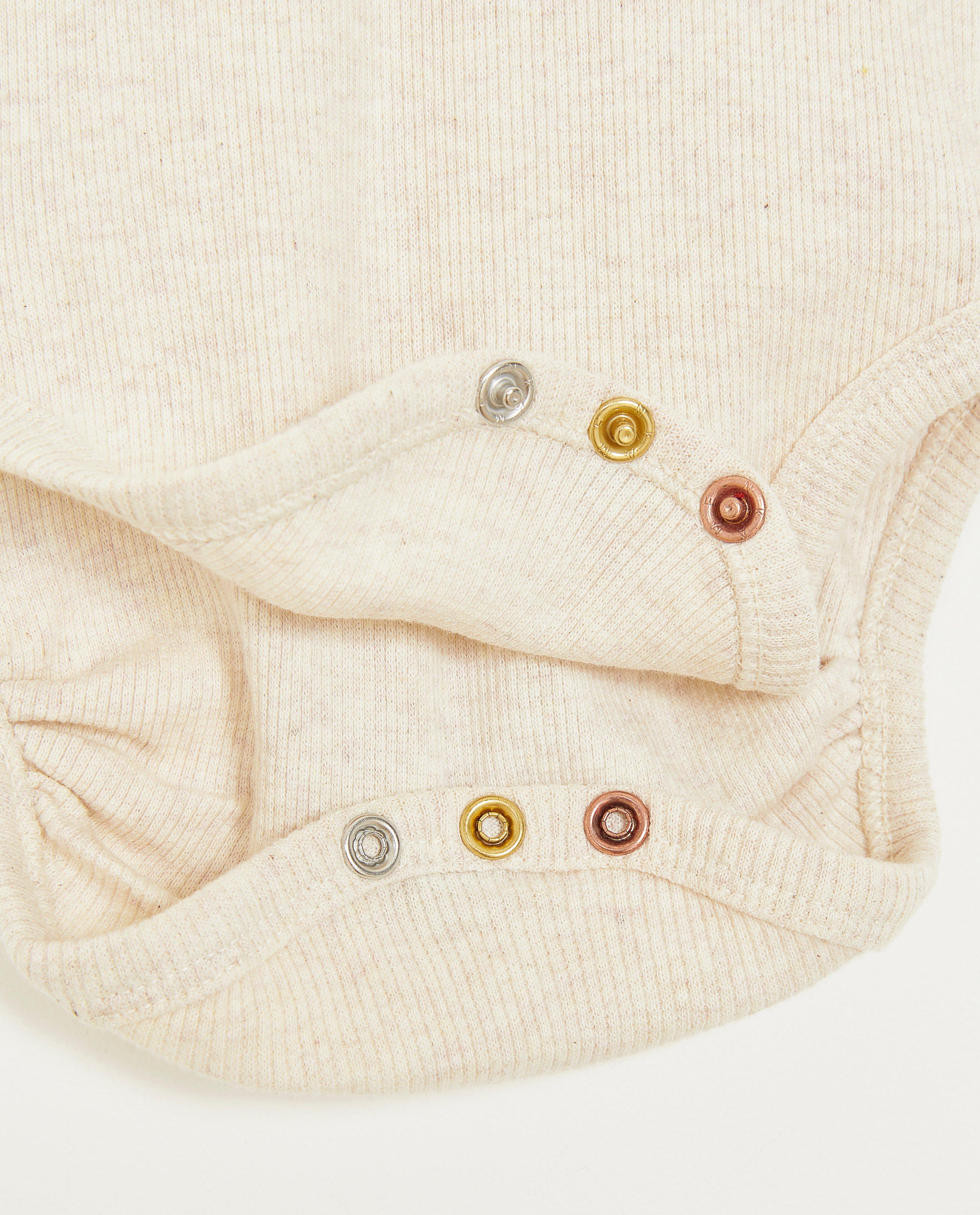 Cuddles and Smiles Romper med kuvertkrage ljusbeige