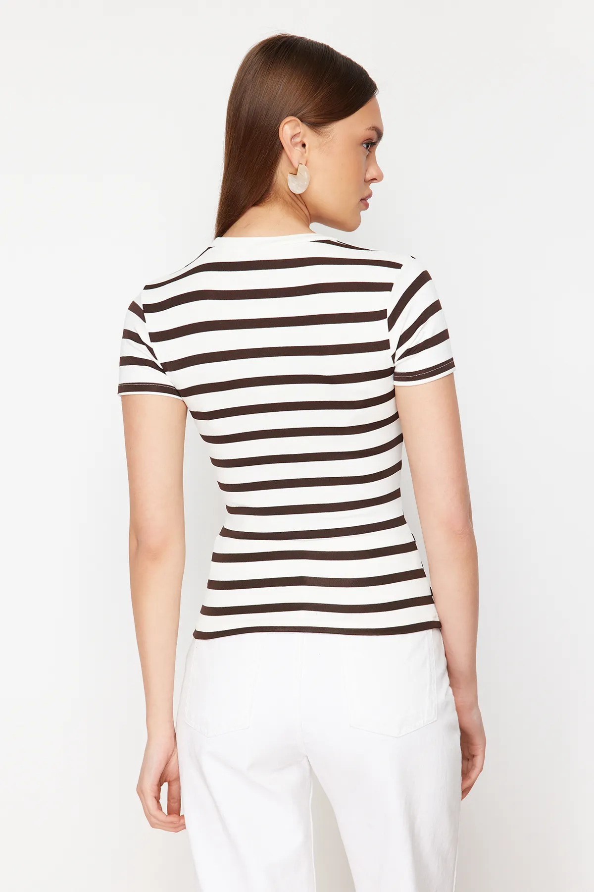Trendyol Collection  Braun gestreifte Viskose/weiche Stoff Figurbetonte Strickbluse TWOSS24BZ00296
