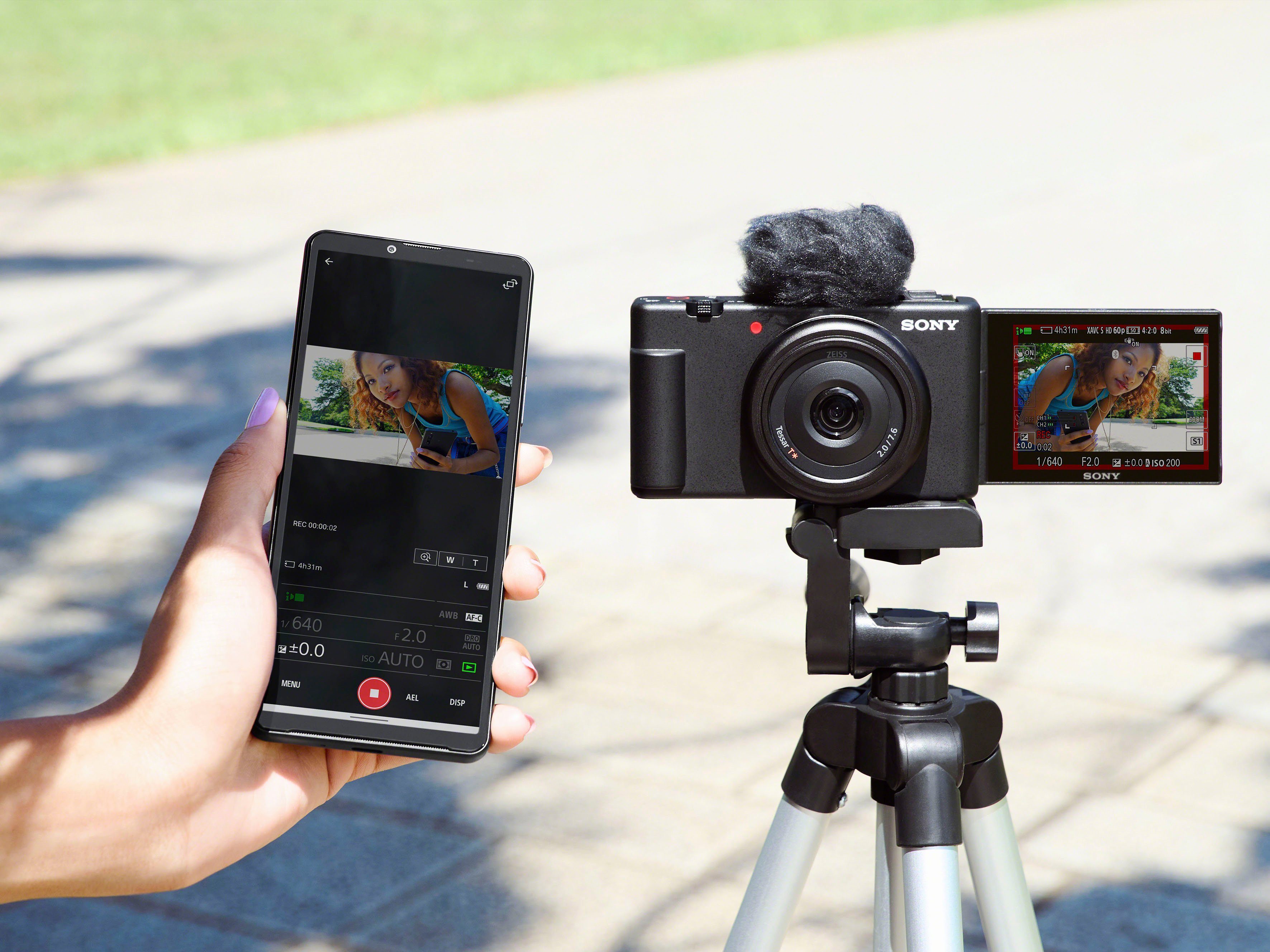 Sony ZV-1F Kompaktkamera (ZEISS Tessar T* Objektiv, 6 Elemente in 6 Gruppen, 20,1 MP, Bluetooth, WLAN)