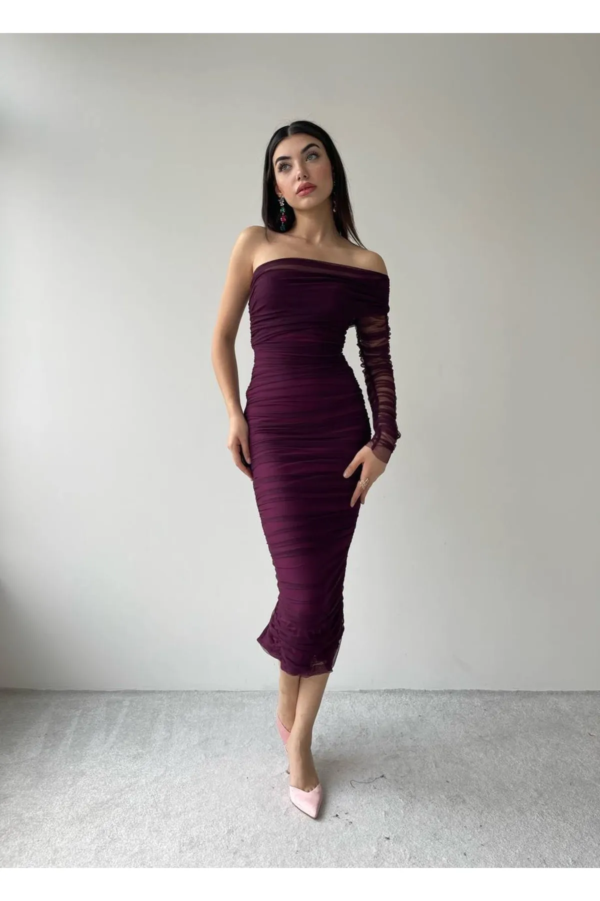 SONREİR  Midi-Tüllkleid mit einem Ärmel