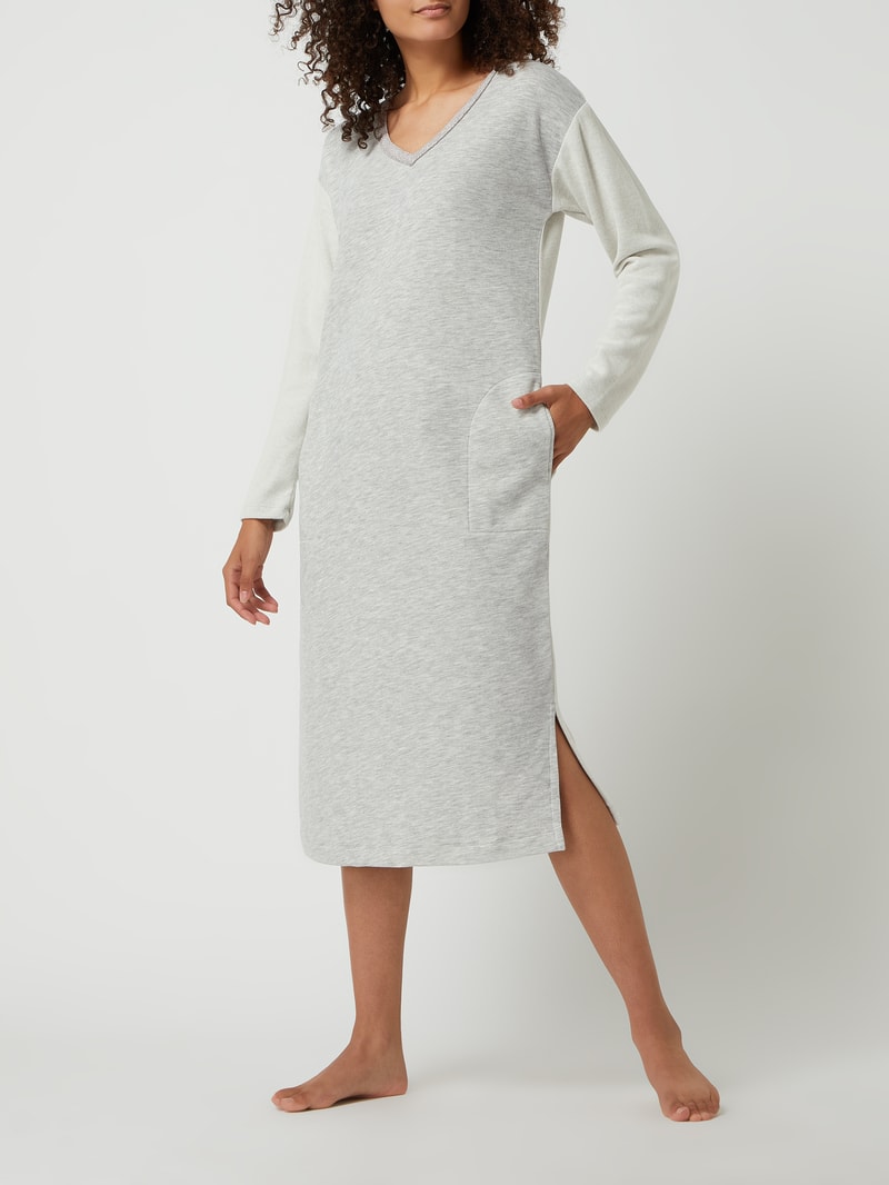 Sweatkleid mit Kontrastärmeln in mittelgrau